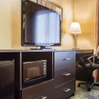 Entreprises 12 image COMFORT HOTEL & SUITES travel & tourism dans Peterborough ON