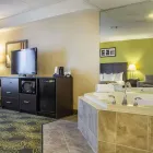 Entreprises 18 image COMFORT HOTEL & SUITES travel & tourism dans Peterborough ON