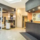 Entreprises 10 image COMFORT HOTEL & SUITES travel & tourism dans Peterborough ON
