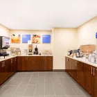 Entreprises 5 image COMFORT INN & SUITES travel & tourism dans Bowmanville ON