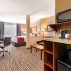 Entreprises 10 image COMFORT INN & SUITES travel & tourism dans Bowmanville ON