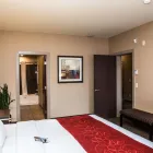 Entreprises 15 image COMFORT SUITES KELOWNA travel & tourism dans Kelowna BC
