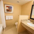 Entreprises 34 image COURTYARD BY MARRIOTT HALIFAX DOWNTOWN travel & tourism dans Halifax NS