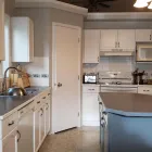 Business 1 image DISTINCTIVELY PAINT Real Estate & Home Improvement in Calgary AB
