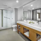 Entreprises 43 image DOUBLETREE BY HILTON EDMONTON DOWNTOWN travel & tourism dans Edmonton AB