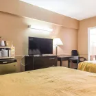 Entreprises 7 image ECONO LODGE DOWNTOWN travel & tourism dans Ottawa ON