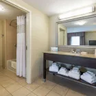 Entreprises 12 image HAMPTON INN & SUITES BY HILTON MONCTON travel & tourism dans Moncton NB