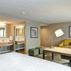 Entreprises 13 image HAMPTON INN & SUITES BY HILTON SASKATOON AIRPORT travel & tourism dans Saskatoon SK