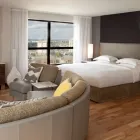 Entreprises 2 image HILTON TORONTO AIRPORT HOTEL & SUITES travel & tourism dans Mississauga ON