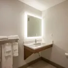 Entreprises 14 image HOLIDAY INN EXPRESS & SUITES SAINT JOHN HARBOUR SIDE Wedding Venues dans St. John NB