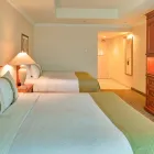 Entreprises 21 image HOLIDAY INN & SUITES OAKVILLE @ BRONTE Wedding Venues dans Oakville ON