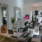 Entreprises 1 image JADE THREAD & WAX BAR Beauty & Personal Care Services dans East York ON