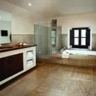 Entreprises 2 image MILESTONE BATH EXPERTS Real Estate & Home Improvement dans Belleville ON