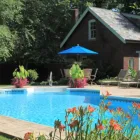 Entreprises 2 image POOL CONTRACTOR TORONTO Landscaping Company dans Toronto ON