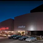 Entreprises 2 image PORSCHE PRESTIGE Car Dealers dans Saint-Laurent QC