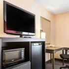Entreprises 13 image QUALITY INN & SUITES travel & tourism dans Mississauga ON