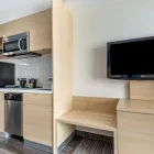 Business 21 image QUALITY INN & SUITES travel & tourism in Oakville ON