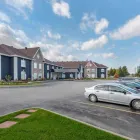 Business 6 image QUALITY INN & SUITES travel & tourism in Oakville ON