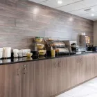 Entreprises 16 image QUALITY SUITES travel & tourism dans Québec QC