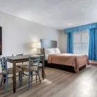 Entreprises 25 image QUALITY SUITES travel & tourism dans Québec QC