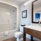 Entreprises 30 image QUALITY SUITES travel & tourism dans Québec QC