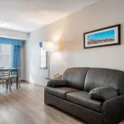 Entreprises 42 image QUALITY SUITES travel & tourism dans Québec QC