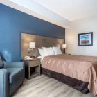 Entreprises 45 image QUALITY SUITES travel & tourism dans Québec QC