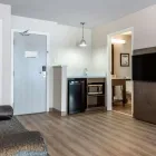 Entreprises 5 image QUALITY SUITES travel & tourism dans Québec QC