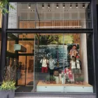 Entreprises 1 image ROOTS Shopping dans Toronto ON