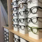 Entreprises 1 image SQUINTS OPTICAL Shopping dans London ON