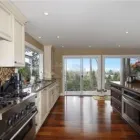 Entreprises 2 image SUE ANDERSON-WEBB Real Estate Agents dans Vancouver BC