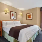 Entreprises 7 image SURESTAY HOTEL BY BEST WESTERN NORTH VANCOUVER CAPILANO travel & tourism dans North Vancouver BC
