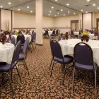 Entreprises 3 image SURESTAY PLUS HOTEL BY BEST WESTERN SEVEN OAKS travel & tourism dans Regina SK