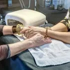 Entreprises 3 image TEASERS HAIR DESIGN & ESTHETICS LTD Hair Salons dans Calgary AB