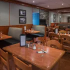 Entreprises 8 image THE VILLAGE RESTAURANT Restaurants dans Stoney Creek ON