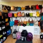 Entreprises 2 image VILLAGE COBBLER Shoe Repairs dans Toronto ON