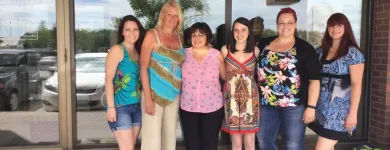 Entreprises 3 image ALMOND NAIL BAR Nail Salons & Technicians dans Winnipeg MB