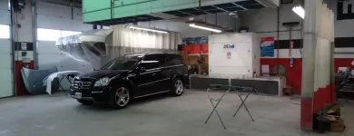 Entreprises 8 image B M C AUTO COLLISION INC Car Body Repairs dans Concord ON