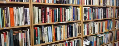 Entreprises 3 image BASTION BOOKS Shopping dans Victoria BC