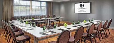 Entreprises 12 image DOUBLETREE BY HILTON TORONTO AIRPORT travel & tourism dans Toronto ON