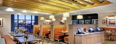 Entreprises 21 image DOUBLETREE BY HILTON TORONTO AIRPORT travel & tourism dans Toronto ON