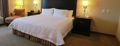 Business 33 image HAMPTON INN & SUITES BY HILTON LAVAL travel & tourism in Laval QC