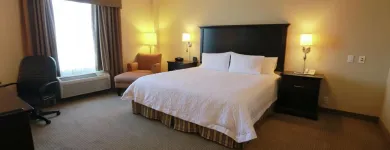Business 36 image HAMPTON INN & SUITES BY HILTON LAVAL travel & tourism in Laval QC