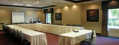 Business 39 image HAMPTON INN & SUITES BY HILTON LAVAL travel & tourism in Laval QC