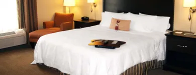 Business 44 image HAMPTON INN & SUITES BY HILTON LAVAL travel & tourism in Laval QC