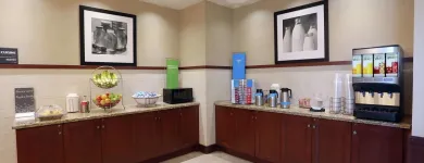 Business 61 image HAMPTON INN & SUITES BY HILTON LAVAL travel & tourism in Laval QC