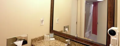 Business 11 image HAMPTON INN & SUITES BY HILTON LAVAL travel & tourism in Laval QC