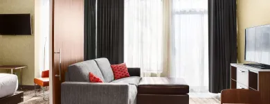Business 12 image HILTON MONTREAL/LAVAL travel & tourism in Laval QC
