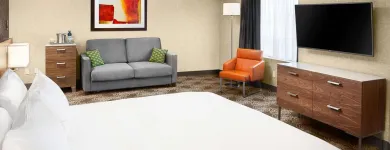 Business 15 image HILTON MONTREAL/LAVAL travel & tourism in Laval QC