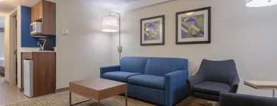 Business 20 image HOLIDAY INN EXPRESS & SUITES BELLEVILLE Wedding Venues in Belleville ON